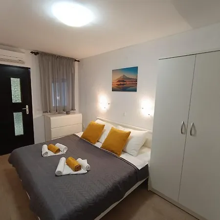 Mira Krk Apartment Krk Town